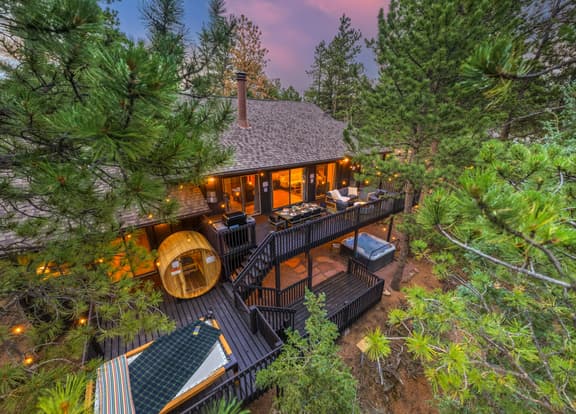 The Divide Chalet - Image 1